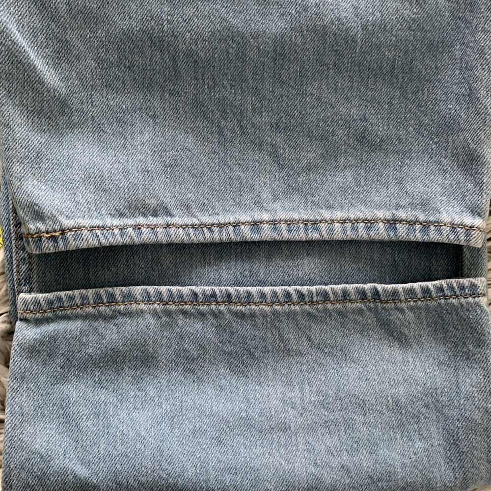 Levi's Light Blue High-Rise Wide Leg Jeans - Picture 14 of 15